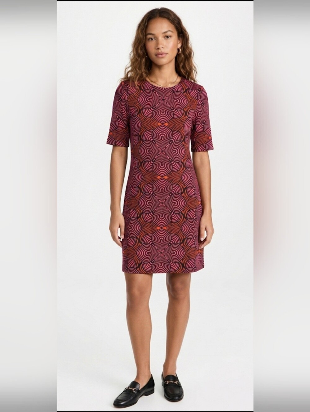 Women’s Short Sleeve Shift Dress in Black / Pink Geometric,Size 8.